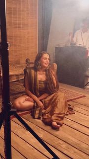 Huma Qureshi feet photo thumbnail