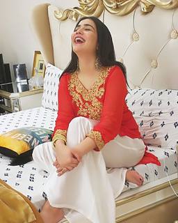 Humaima Malick feet photo 14