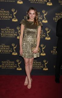 Hunter King feet photo thumbnail