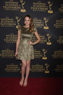 Hunter King feet photo thumbnail