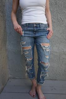 Hunter King feet photo thumbnail