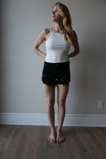 Hunter King feet photo thumbnail