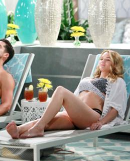 Hunter King feet photo thumbnail