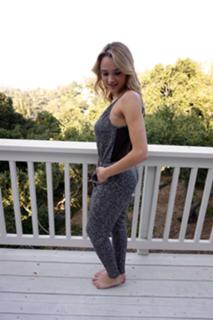 Hunter King feet photo thumbnail