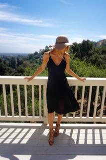Hunter King feet photo thumbnail