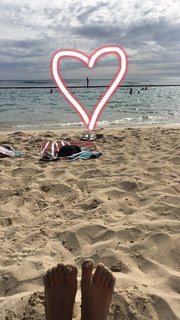 Hunter King feet photo thumbnail