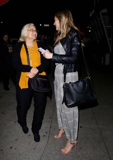 Hunter King feet photo thumbnail