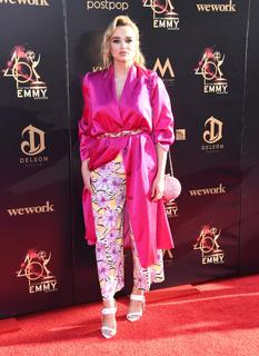 Hunter King feet photo thumbnail