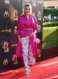 Hunter King feet photo thumbnail