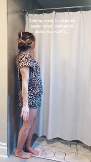 Hunter King feet photo thumbnail