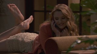 Hunter King feet photo thumbnail