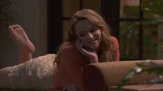 Hunter King feet photo thumbnail