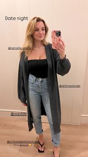 Hunter King feet photo thumbnail