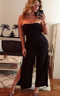 Hunter McGrady feet photo 16