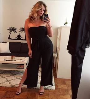 Hunter McGrady feet photo 16
