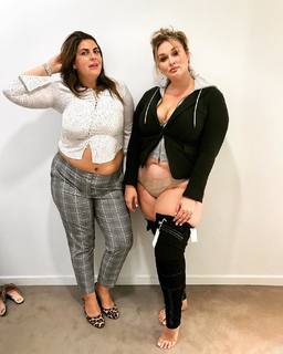 Hunter McGrady feet photo 1