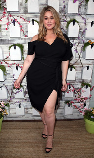 Hunter McGrady feet photo 3