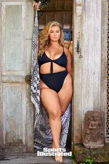 Hunter McGrady feet photo 16