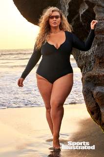 Hunter McGrady feet photo 6
