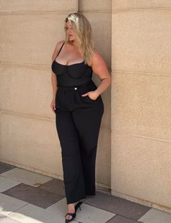 Hunter McGrady feet photo 11
