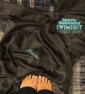 Hunter McGrady feet photo 1