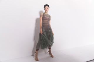 Hunter Schafer feet photo thumbnail