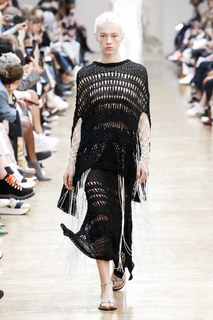 Hunter Schafer feet photo thumbnail