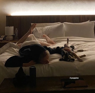 Hunter Schafer feet photo thumbnail