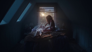 Hunter Schafer feet photo thumbnail