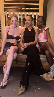 Hunter Schafer feet photo thumbnail