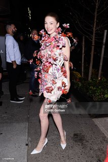 Hunter Schafer feet photo thumbnail