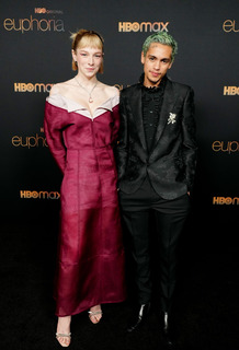 Hunter Schafer feet photo thumbnail