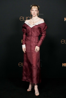 Hunter Schafer feet photo thumbnail