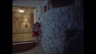 Hunter Schafer feet photo thumbnail