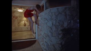 Hunter Schafer feet photo thumbnail