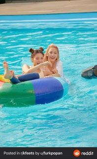 Hwang Yeji feet photo thumbnail