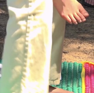 Hwang Yeji feet photo thumbnail