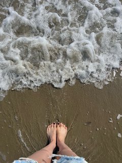 Hwang Yeji feet photo thumbnail