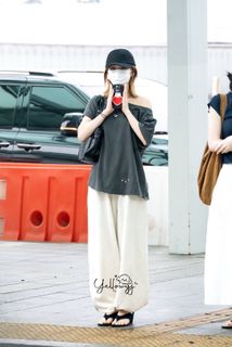 Hwang Yeji feet photo 8