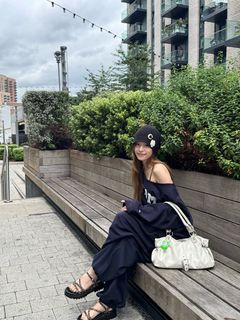 Hwang Yeji feet photo 4