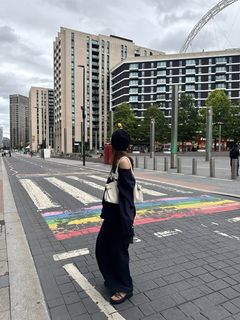Hwang Yeji feet photo 3
