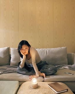 Hwasa feet photo 18