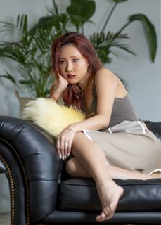 Hwasa feet photo 1