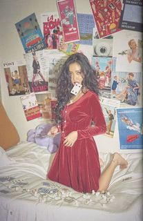 Hwasa feet photo 19