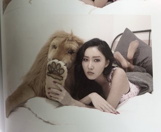 Hwasa feet photo 16