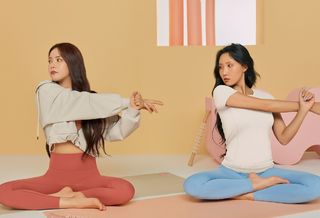 Hwasa feet photo 11