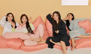 Hwasa feet photo 7