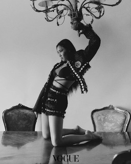 Hwasa feet photo 4