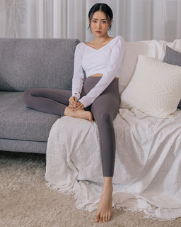 Hwasa feet photo 11