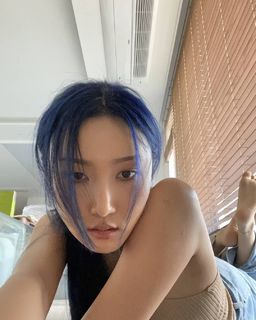 Hwasa feet photo 8
